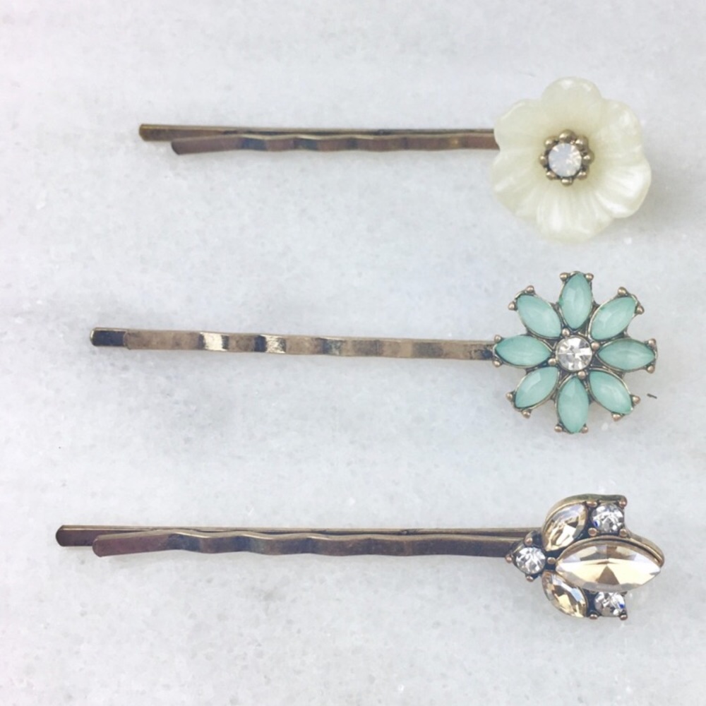 Crystal Flowers hairpin set - Picture 3 of 7